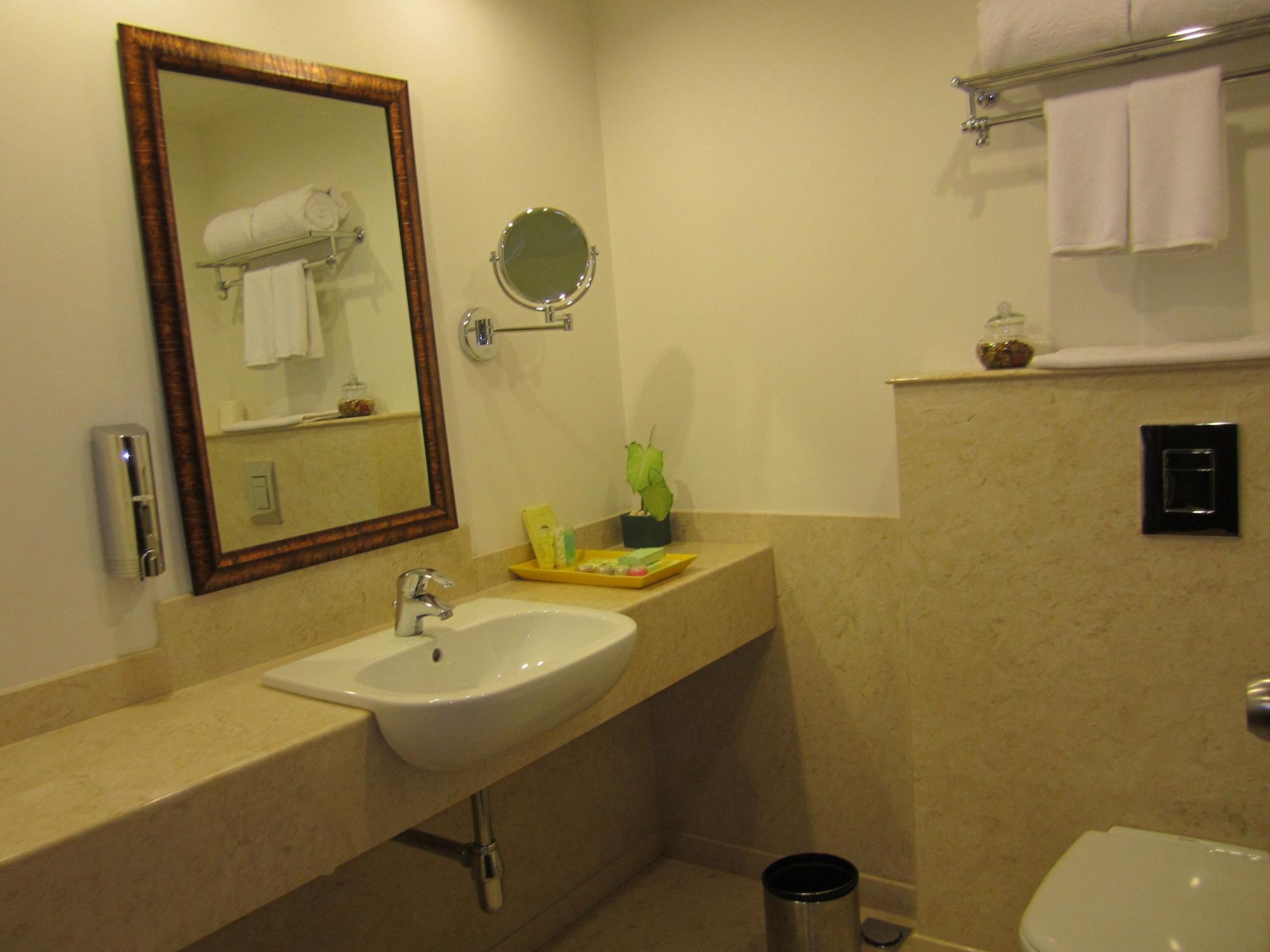 Lemon Tree Premier Hitec City Hyderabad Exterior foto