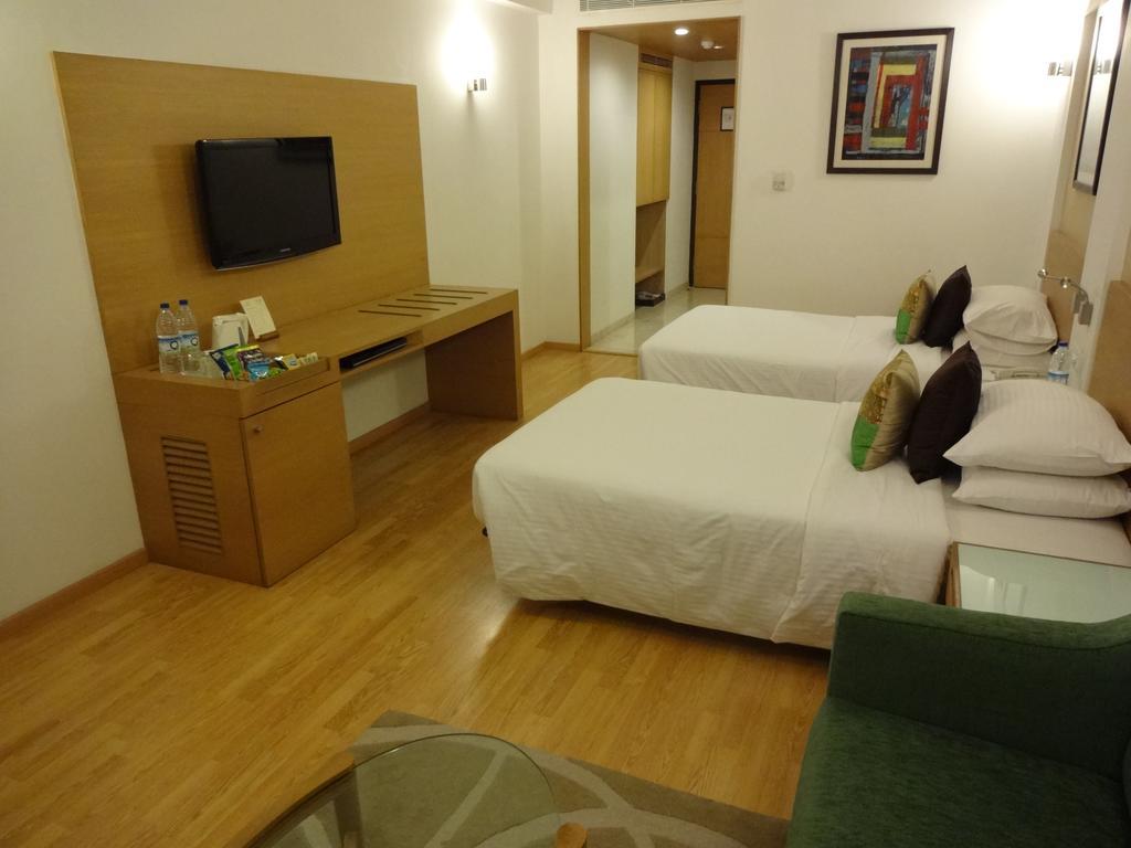 Lemon Tree Premier Hitec City Hyderabad Exterior foto