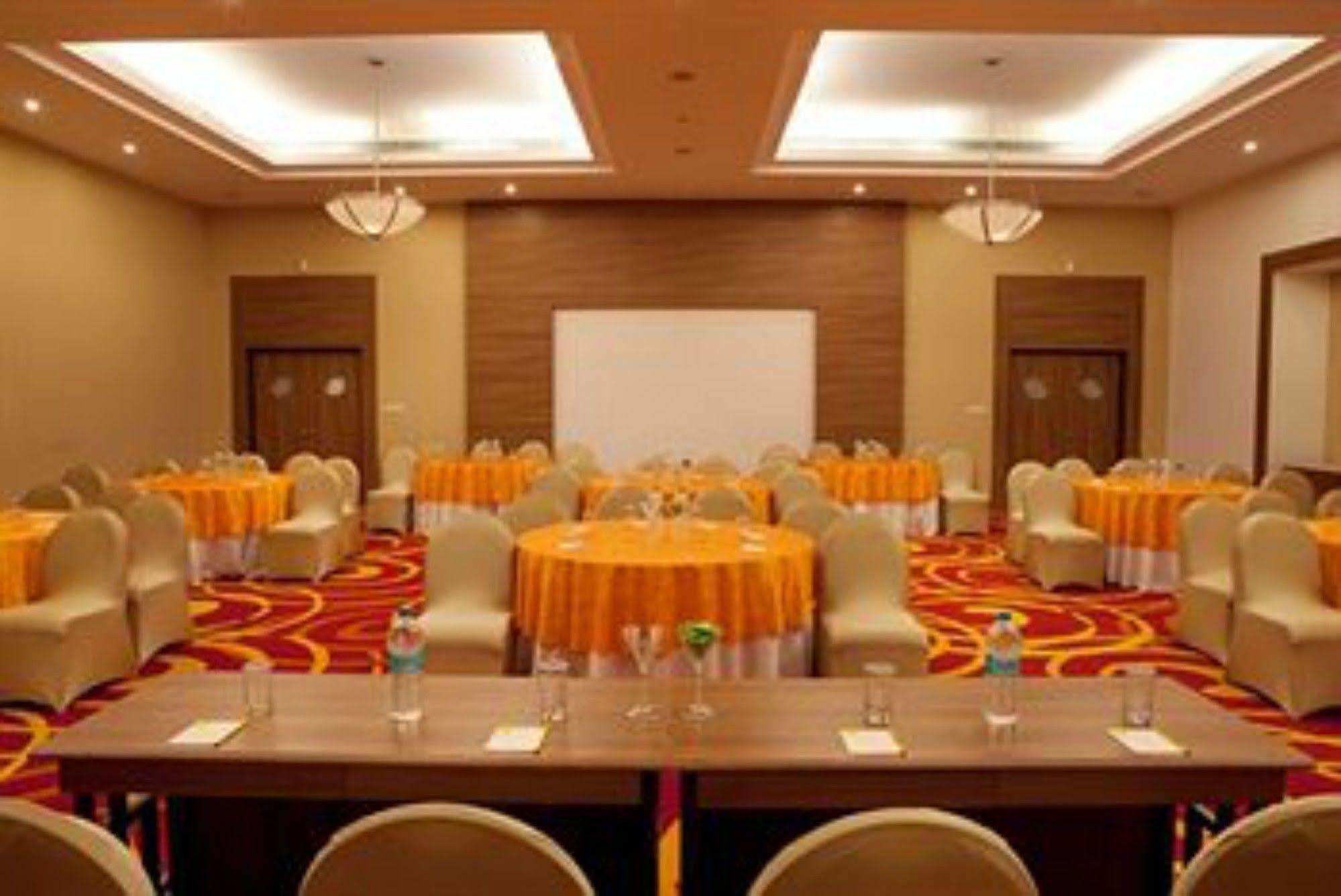 Lemon Tree Premier Hitec City Hyderabad Exterior foto